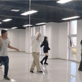 打卡舞团集体排练第一