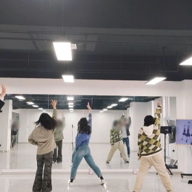 打卡舞团集体排练第一